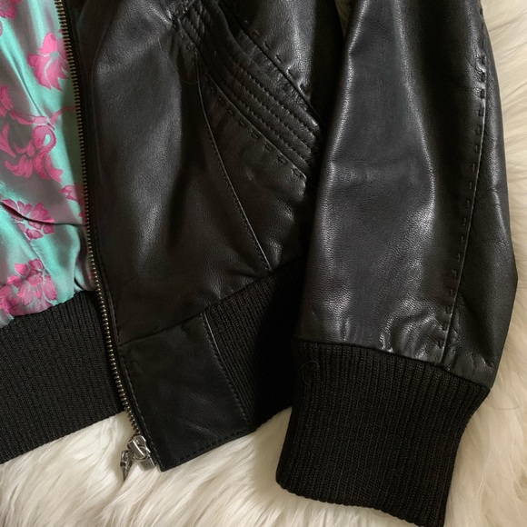 Danier Leather Bomber Jacket - Picture 3 of 7